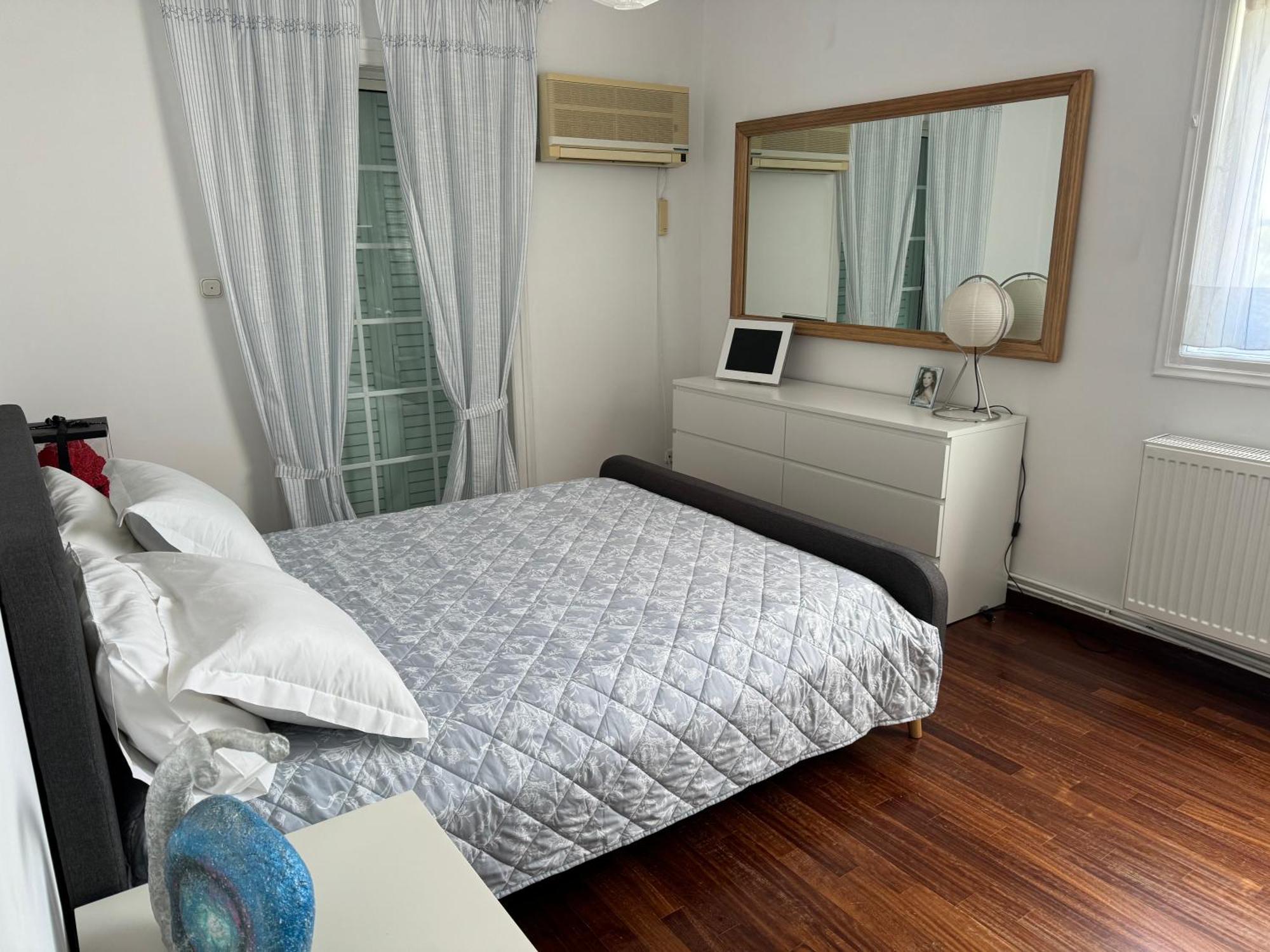 Vouliagmeni Seaside Escape Apartment Athen